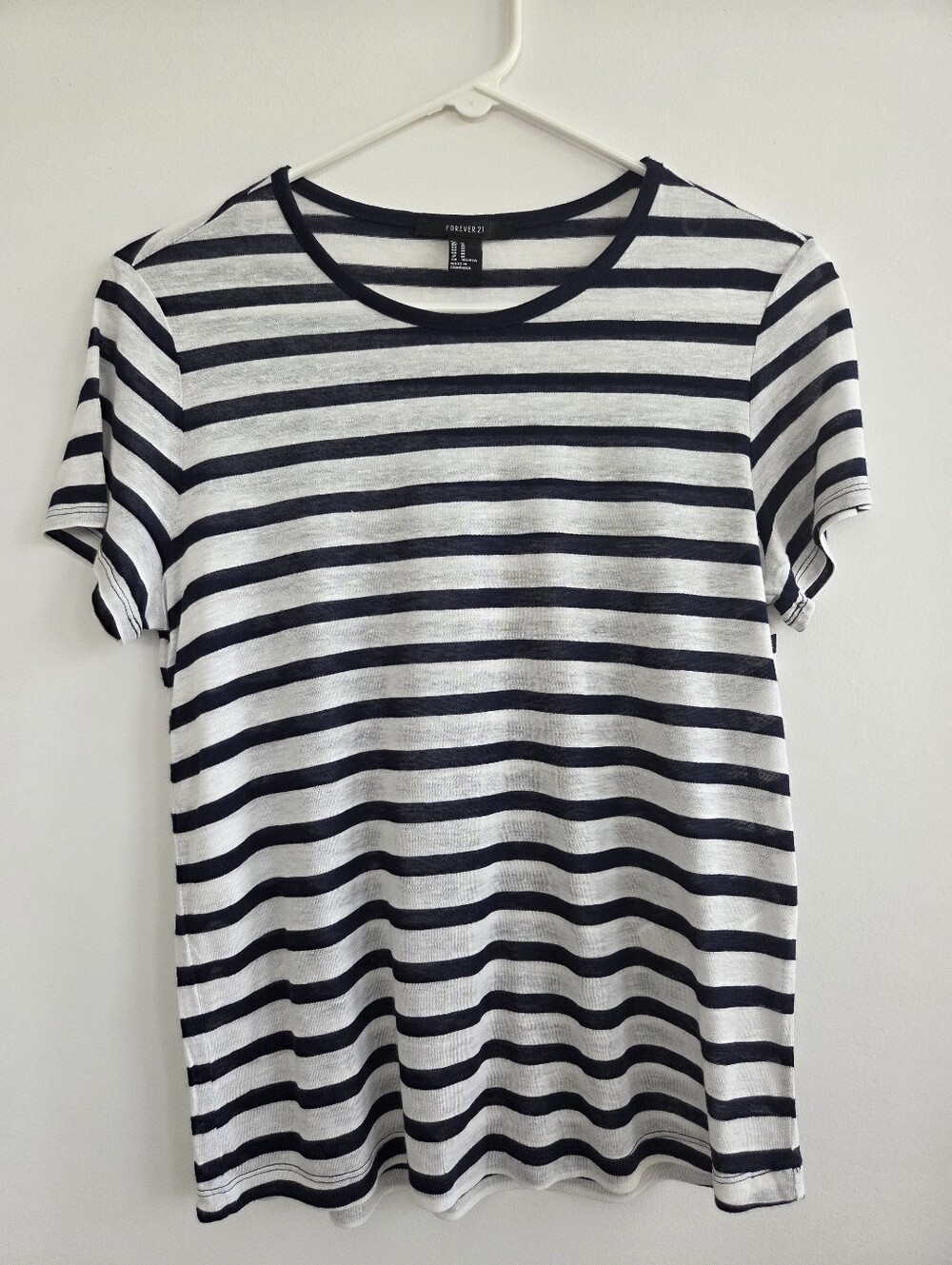 Forever 21 Navy Blue and White Striped Tee, sz M